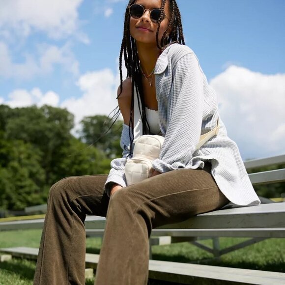 NEW Aerie Women's Groove-On Rib Velour High Waisted Flare Pant Olive - Picture 1 of 12